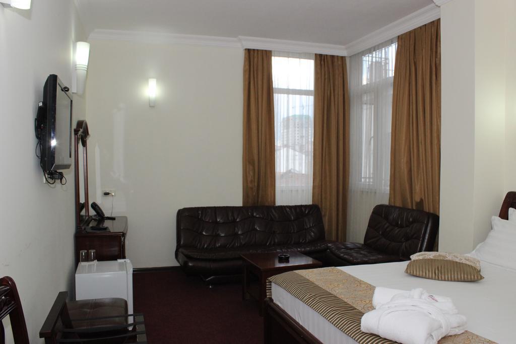Hotel Vanilla Batumi Room photo